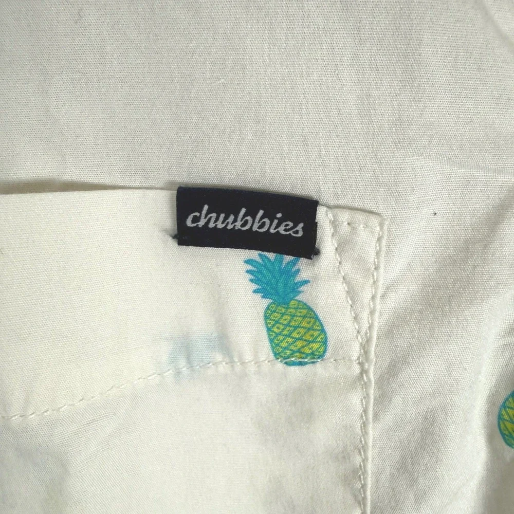 Chubbies Mens M White All Over TROPICAL PINEAPPLE BEER FRIDAY Button SS24CA0778A